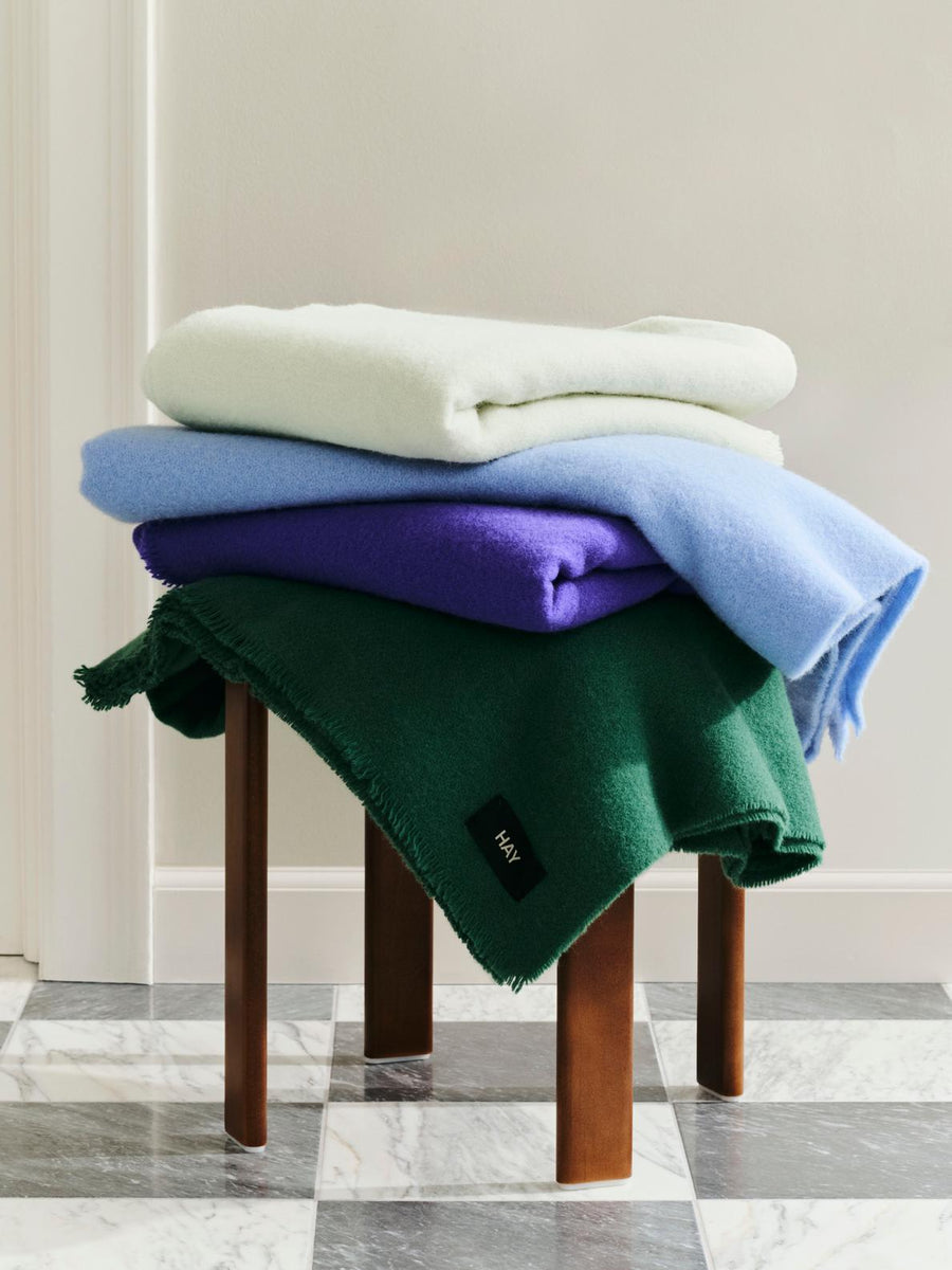 HAY ブランケット MONO THROW / 130 x 180 ネイビー MONO THROW｜北欧