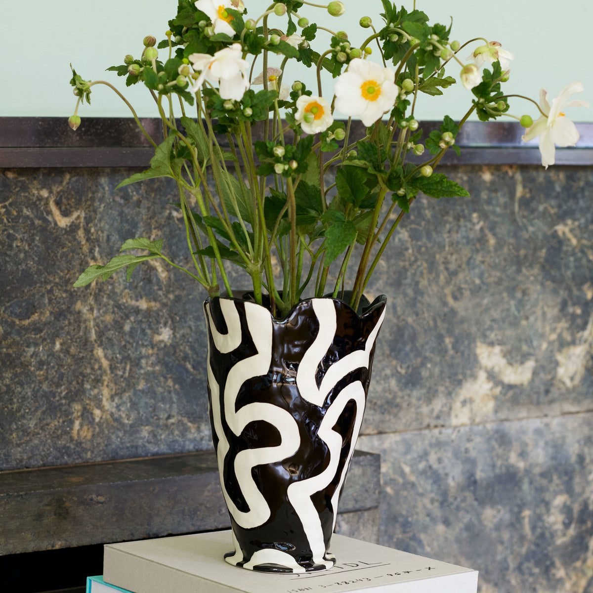 Jessica Hans Shadow Vase – HAY BERLIN